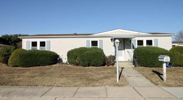 Photo of 650 Dede Dr, Freehold, NJ 07728