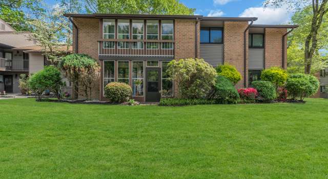 Photo of 132 Lexington Ct, Red Bank, NJ 07701