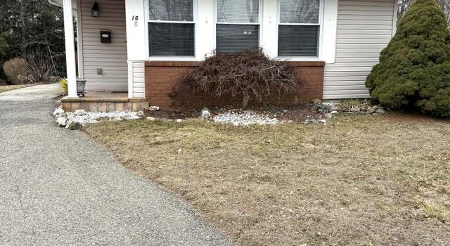 Photo of 16 Palm Springs Ct, Toms River, NJ 08753