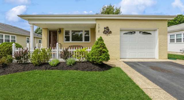Photo of 172 Bonaire Dr, Toms River, NJ 08757