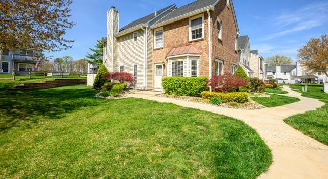 Photo of 283 Stratford Pl, Morganville, NJ 07751