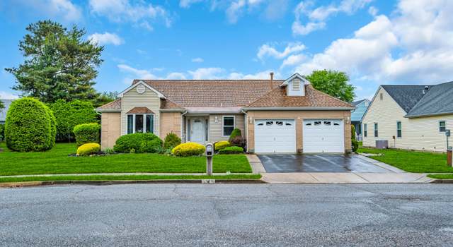 Photo of 4 Blyth Ct, Toms River, NJ 08757