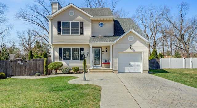 Photo of 17 Coral Dr, Howell, NJ 07731