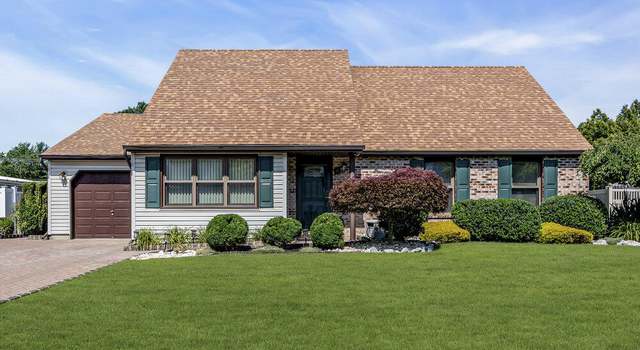 Photo of 18 Laurel Crest Dr, Howell, NJ 07731