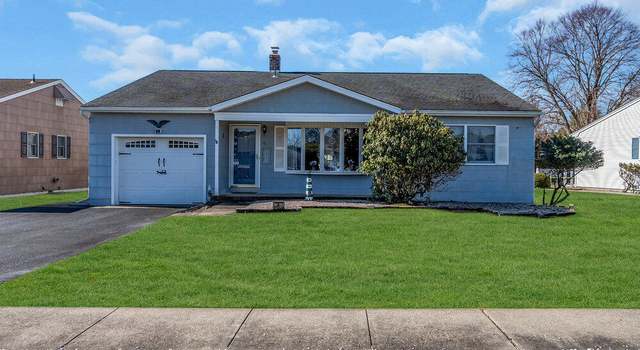 Photo of 4 Auburn Rd, Toms River, NJ 08757