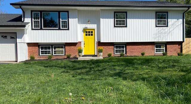 Photo of 557 Fawn Dr, Toms River, NJ 08753