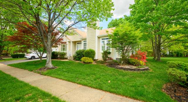Photo of 30 Springlawn Dr, Lakewood, NJ 08701