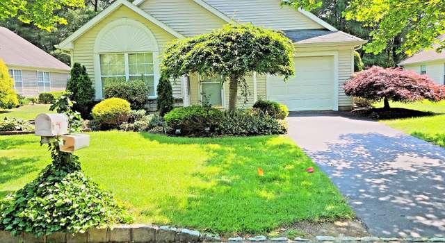 Photo of 12 Skylark Ln, Lakewood, NJ 08701
