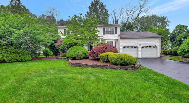 Photo of 5 Foxboro Ln, Manalapan, NJ 07726