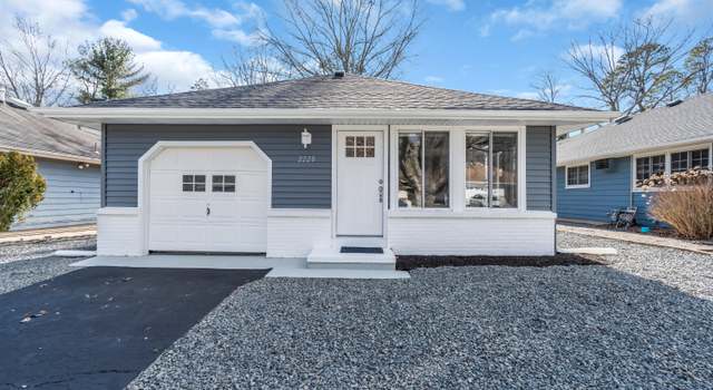 Photo of 2228 Mount Hope Ln, Toms River, NJ 08753