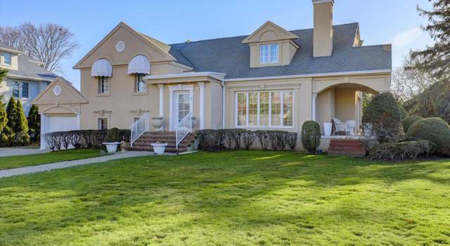 Photo of 12 Woodford Rd, Deal, NJ 07723