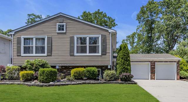 Photo of 12 Silversmith Ct, Howell, NJ 07731