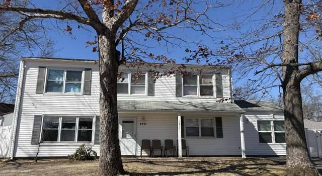Photo of 1237 Medina Rd, Lakewood, NJ 08701