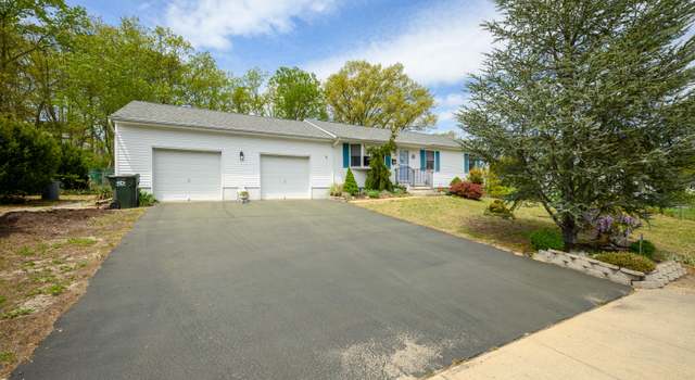 Photo of 5 Darien Cir, Howell, NJ 07731