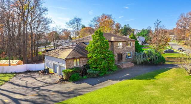 Photo of 11 Timber Ln, Manalapan, NJ 07726