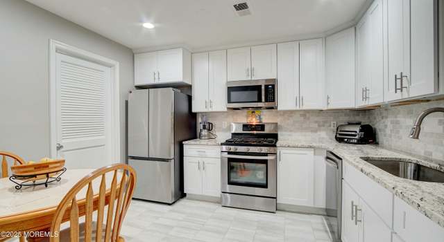 Photo of 362 Mayfair Pl, Morganville, NJ 07751