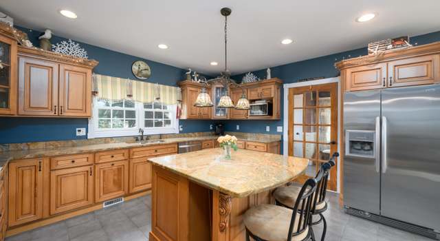 Photo of 41 Cedar St, Keyport, NJ 07735