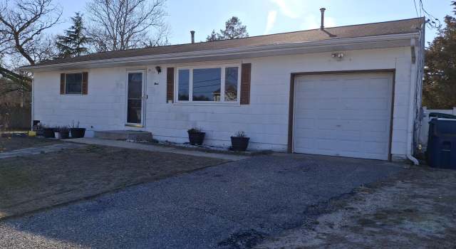 Photo of 3 Green Ridge Dr, Toms River, NJ 08757