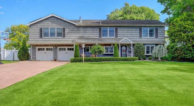 Photo of 55 Yorktowne Dr, Manalapan, NJ 07726