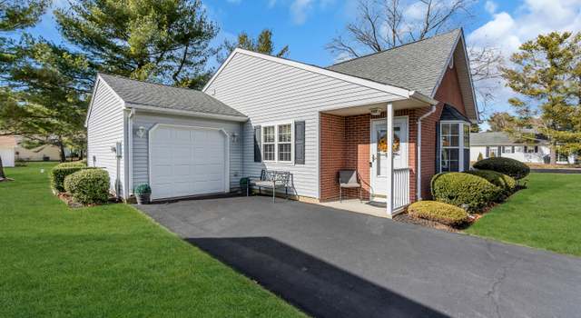 Photo of 4 Kingston Close, Freehold, NJ 07728