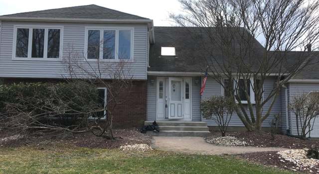 Photo of 9 Cannonade Dr, Marlboro, NJ 07746