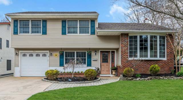 Photo of 34 Green Twig Dr, Toms River, NJ 08753