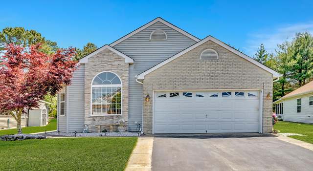 Photo of 64 Canterbury Ln, Toms River, NJ 08757
