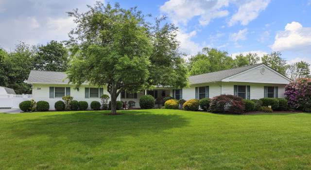 Photo of 20 Wrangle Ln, Freehold, NJ 07728
