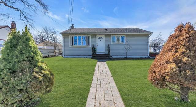 Photo of 1116 Woodmere Dr, Keyport, NJ 07735