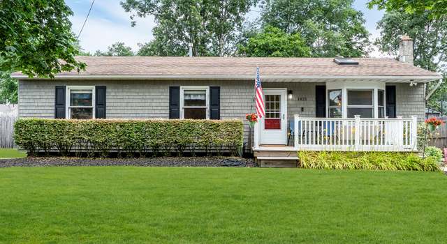 Photo of 1425 Birmingham Ave, Toms River, NJ 08757
