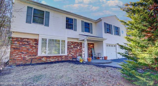 Photo of 8 Feathertree Ct, Howell, NJ 07731