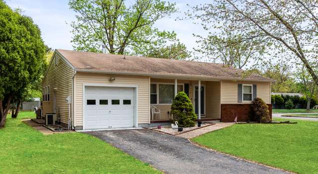 Photo of 2 Stanford Dr, Toms River, NJ 08757