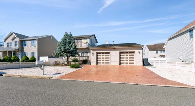 Photo of 3298 Long Point Dr, Toms River, NJ 08753
