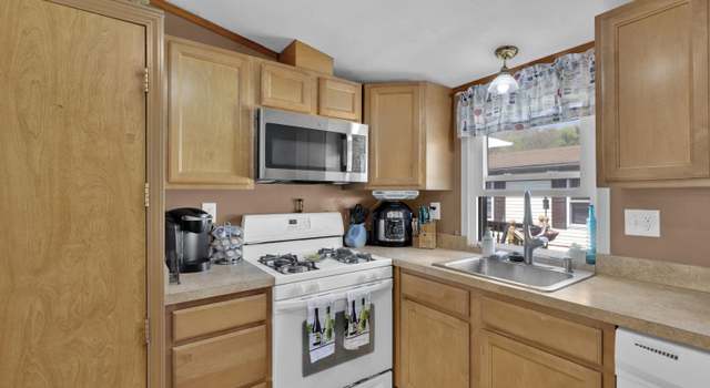 Photo of 3 Cedar Ct, Manalapan, NJ 07726