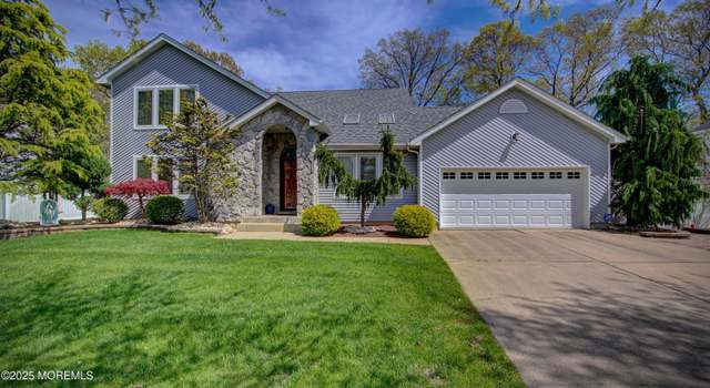 Photo of 4 Weasel Creek Ct, Howell, NJ 07731