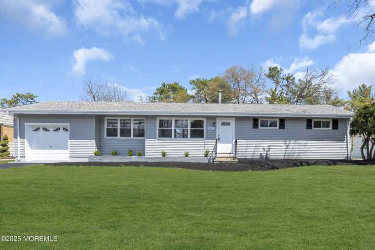 Photo of 911 Neville St Toms River, NJ 08753