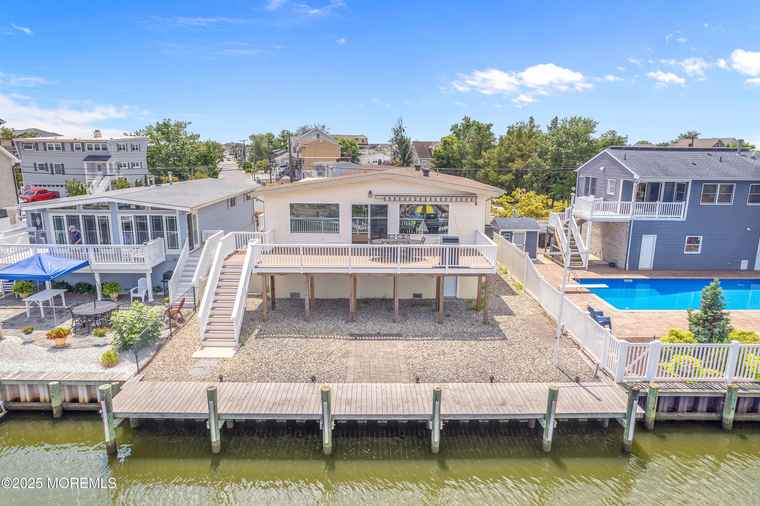 Photo of 308 Cheryl Dr Toms River, NJ 08753