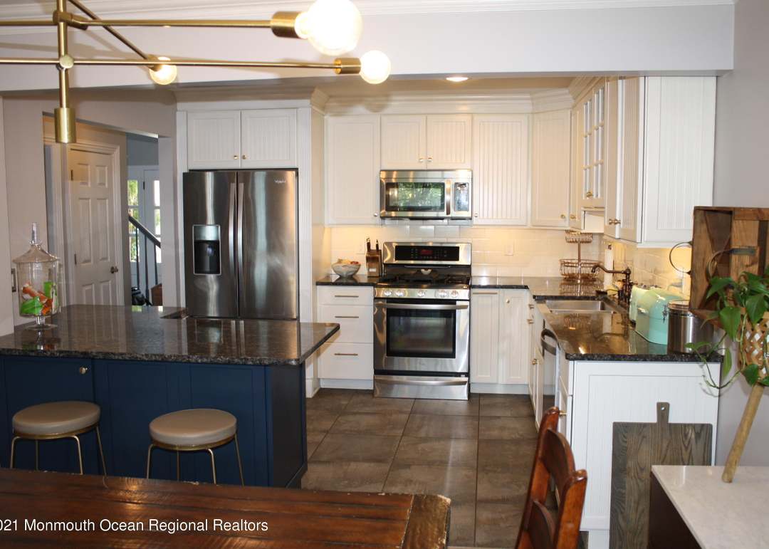 128 Marina Bay Ct, Highlands, NJ 07732