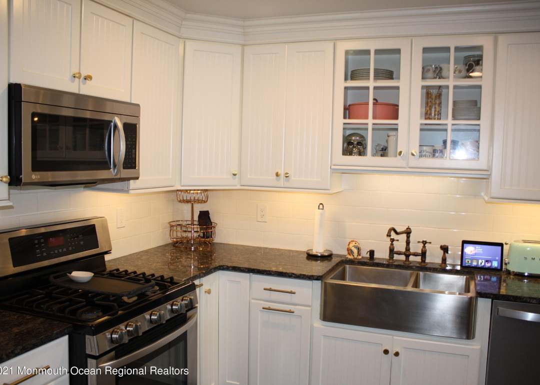128 Marina Bay Ct, Highlands, NJ 07732