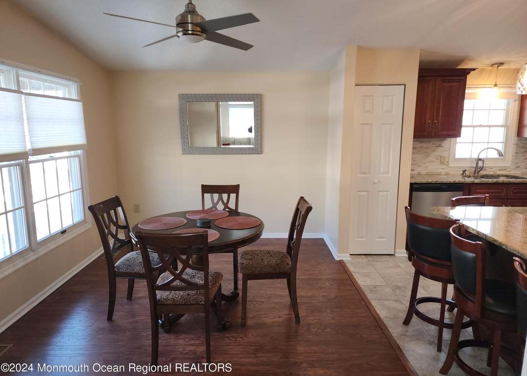 16 Pine Tree Ln, Manalapan, NJ 07726