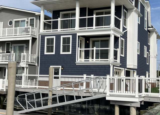 Property at 4420 Park Rd Unit West Unit, Sea Isle City, NJ 08243, 4 beds, 3.5 baths