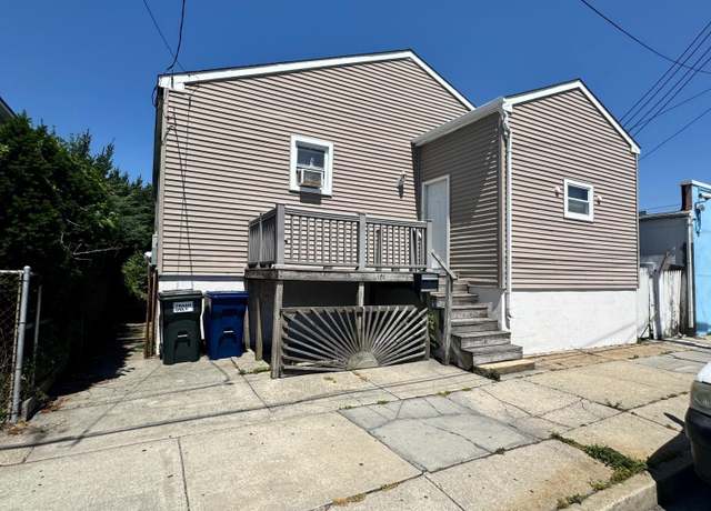 Property at 103 W Roberts Ave, Wildwood, NJ 08260, 4 beds, 2.5 baths