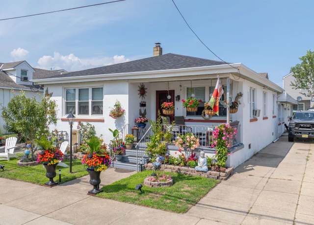 Property at 109 E Orchid Rd, Wildwood Crest, NJ 08260, 7 beds, 3.5 baths