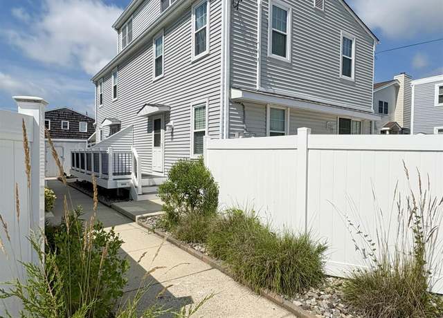 Property at 242 B 37th St Unit B, Sea Isle City, NJ 08243, 3 beds, 1.5 baths