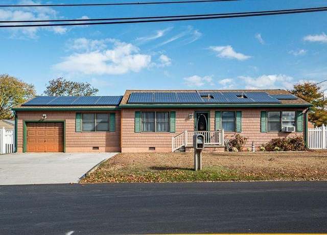 Property at 83 Wildwood Ave, Villas, NJ 08251, 4 beds, 1.5 baths