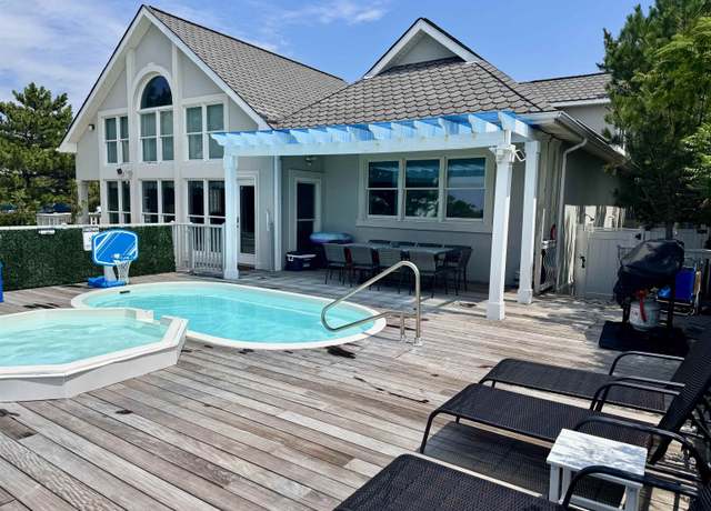 Property at 300 Pinetree Dr, Villas, NJ 08251, 4 beds, 3 baths
