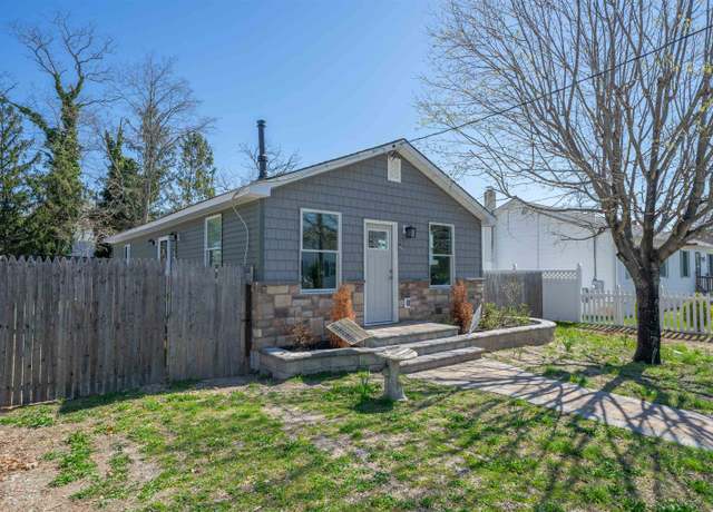 Property at 31 Locust Rd, Villas, NJ 08251, 2 beds, 2 baths