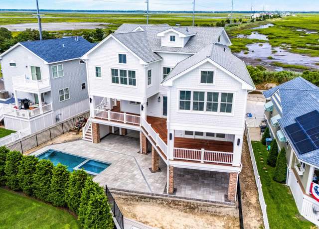 Property at 2 2nd Dr, Stone Harbor Manor, NJ 08247, 5 beds, 4.5 baths