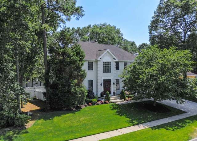 Property at 217 Castle Dr, Egg Harbor Township, NJ 08234, 4 beds, 2.5 baths