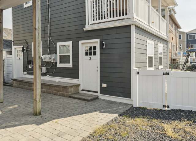 Property at 100 E Poplar Ave #3, Wildwood, NJ 08260, 2 beds, 1 bath